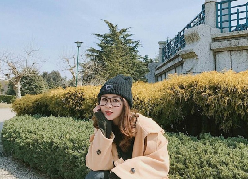 Chọn gọng kính có góc cạnh hẹp
